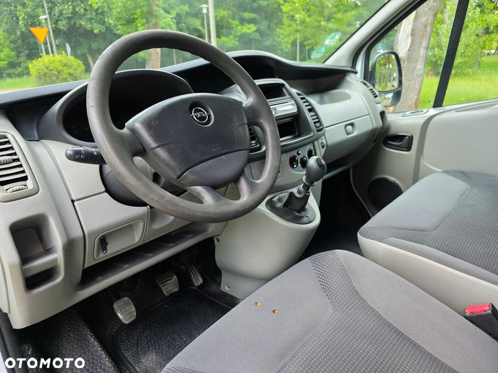 Opel Vivaro - 10