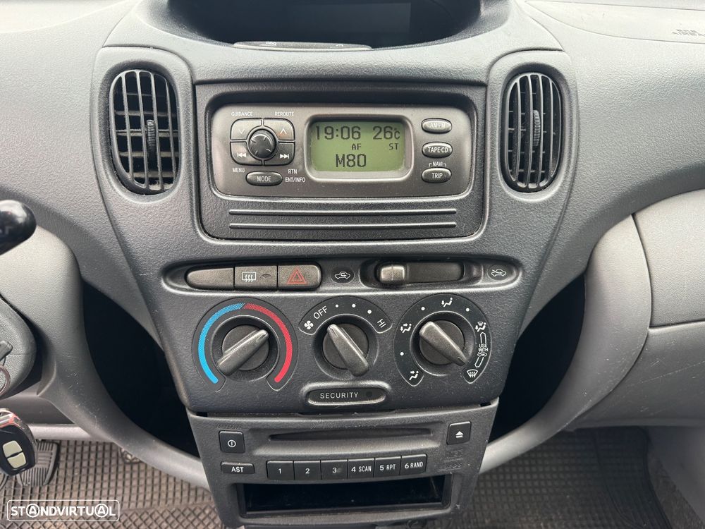 Toyota Yaris Verso 1.4 D-4D Sol - 19