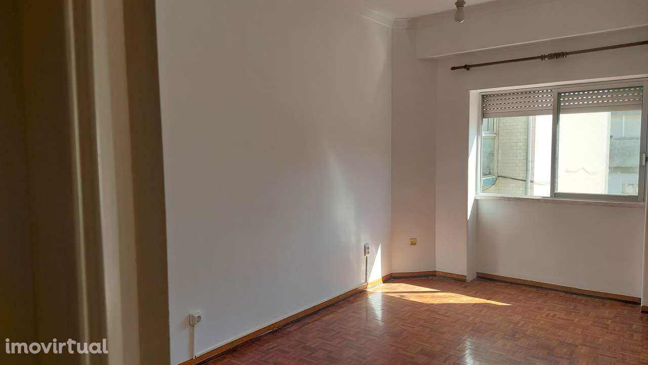 Apartamento T2 com elevador - Grande imagem: 5/16