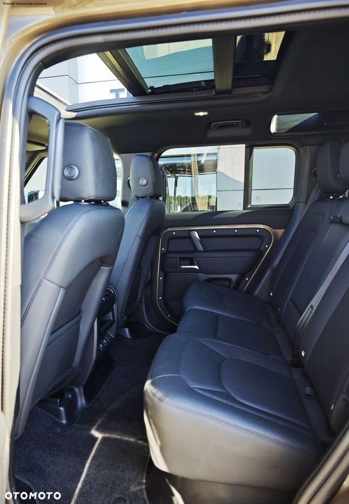 Land Rover Defender 3.0 D250 mHEV X-Dynamic SE - 16