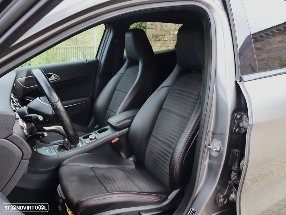 Mercedes-Benz GLA 180 d AMG Line - 27