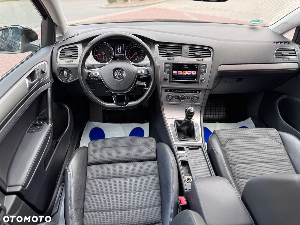 Volkswagen Golf 1.4 TSI BMT Highline - 38