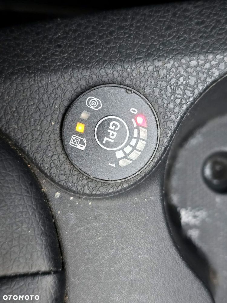 Dacia Sandero 1.2 16V Laureate - 27