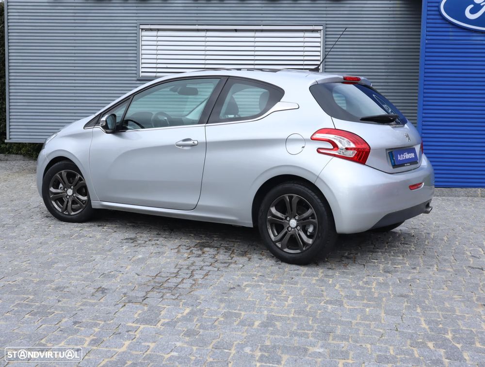 Peugeot 208 e-HDi FAP 115 Stop&Start Intuitive - 2