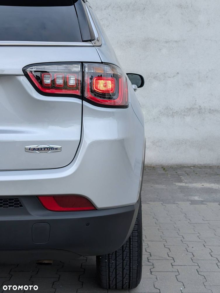 Jeep Compass - 35