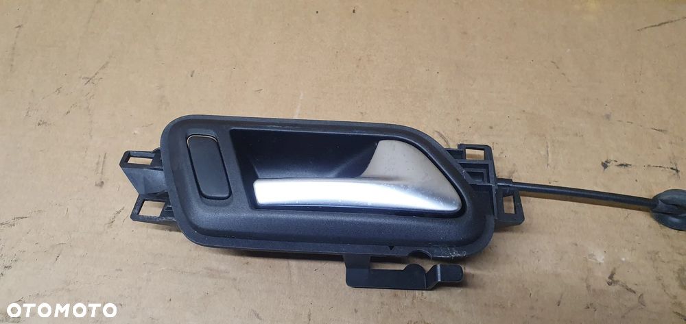 Klamka wewnętrzna prawy tył tylna prawa VW Amarok 2H0837114D 2H0837114C - 2