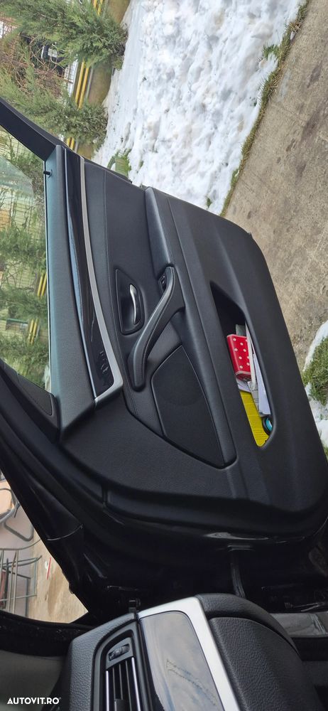 BMW Seria 5 520d - 25