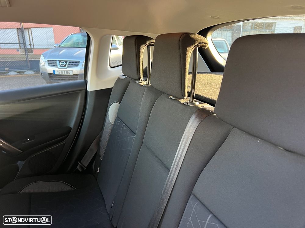 Peugeot 2008 1.2 PureTech Style - 16