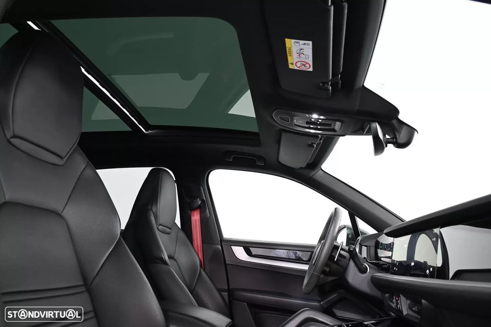 Porsche Cayenne - 32