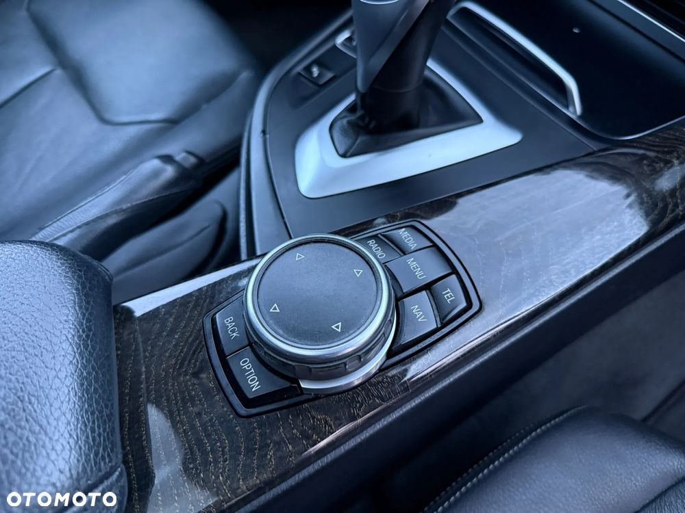 BMW Seria 3 320d Edition Luxury Line Purity - 18