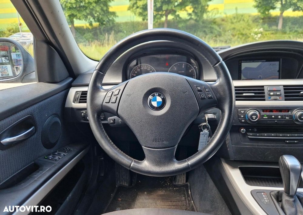 BMW Seria 3 320d - 12