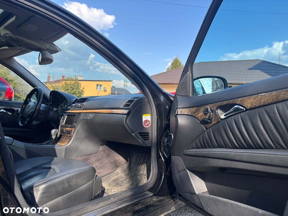 Mercedes-Benz Klasa E 320 CDI 4-Matic Avantgarde - 32