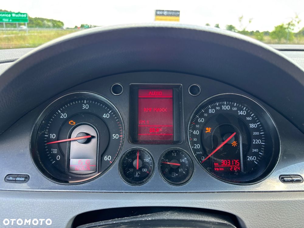 Volkswagen Passat 1.9 TDI Comfortline - 9