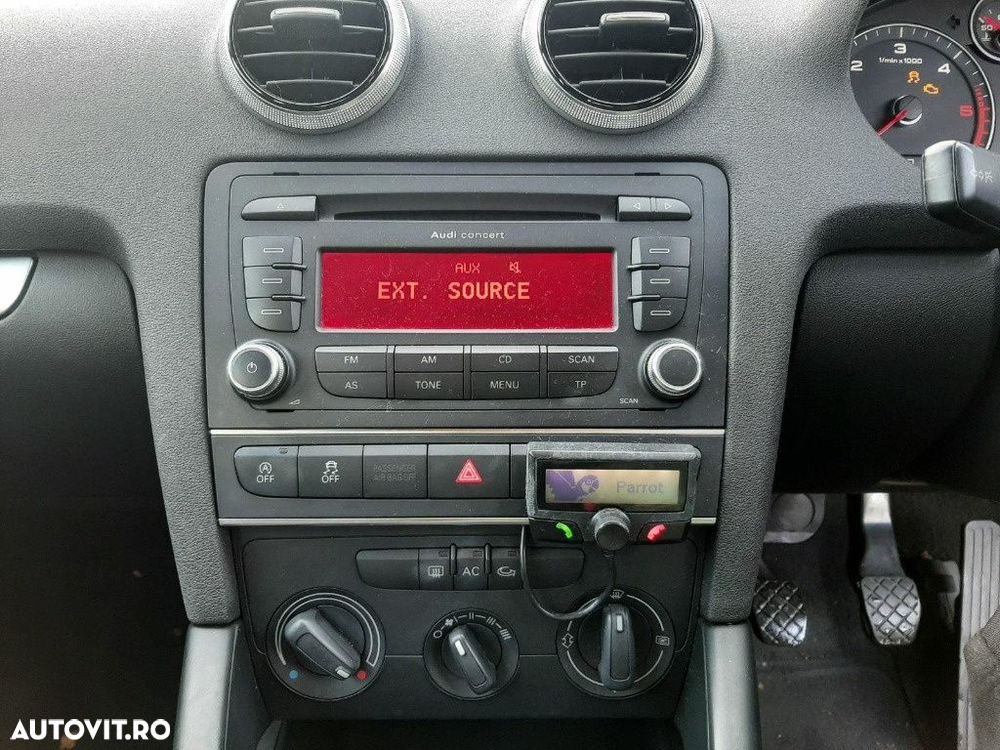 CD player Audi A3 8P 2011 Hatchback 2.0 IDT - 2