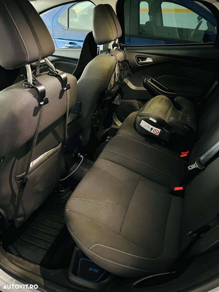 Ford Focus - 34