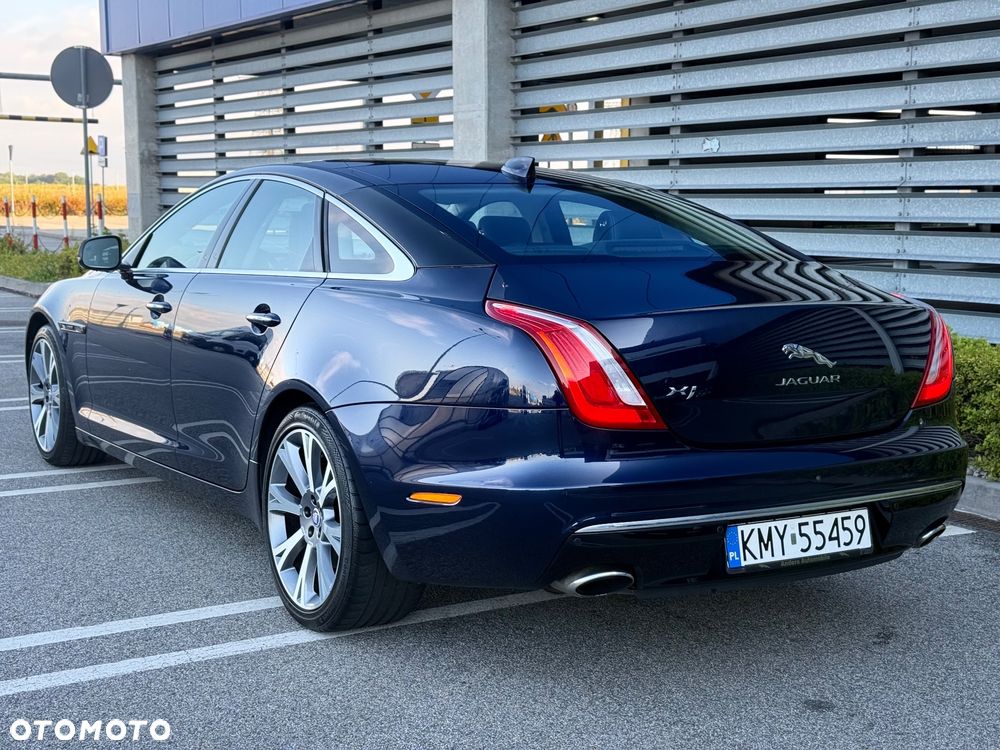 Jaguar XJ - 7