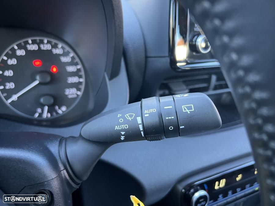 Toyota Yaris 1.5 HDF Comfort Plus - 31