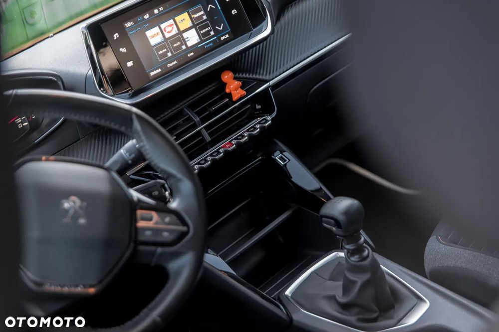 Peugeot 2008 1.2 PureTech Allure Pack S&S - 16