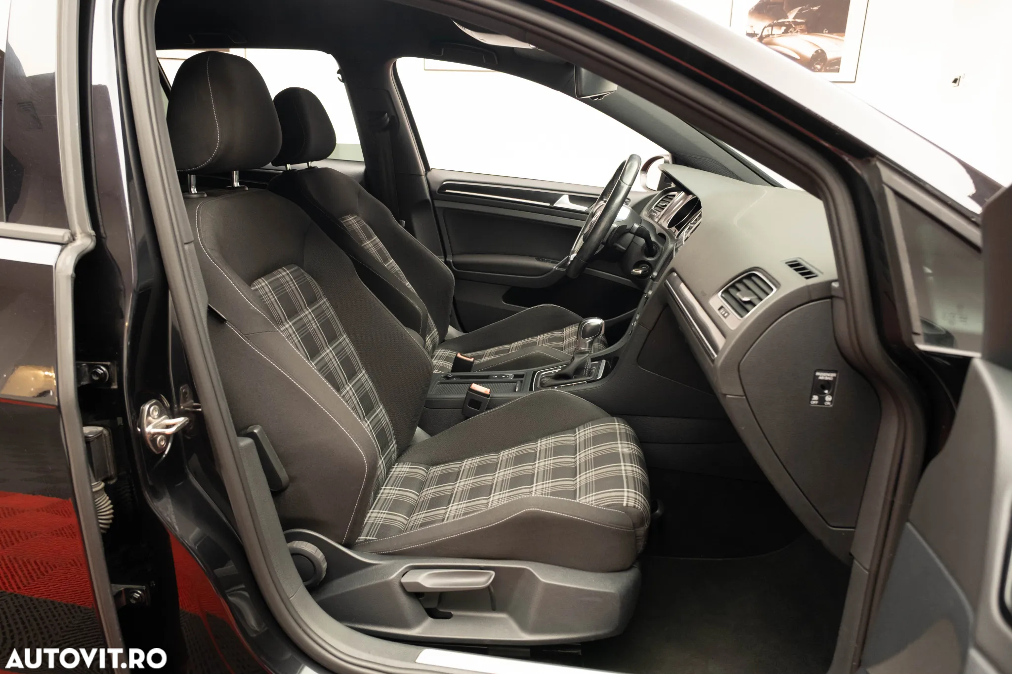 Volkswagen Golf 2.0 TDI DSG GTD - 25