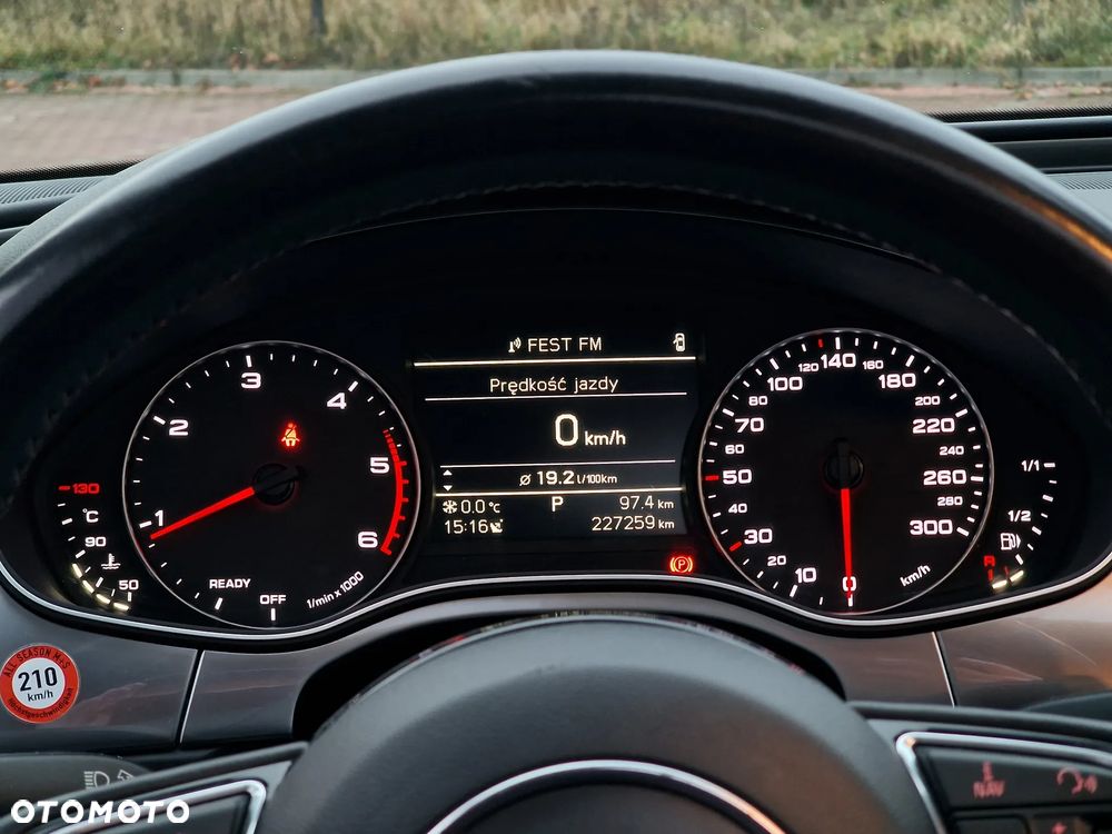 Audi A6 Avant 3.0 TDI quattro S tronic - 17