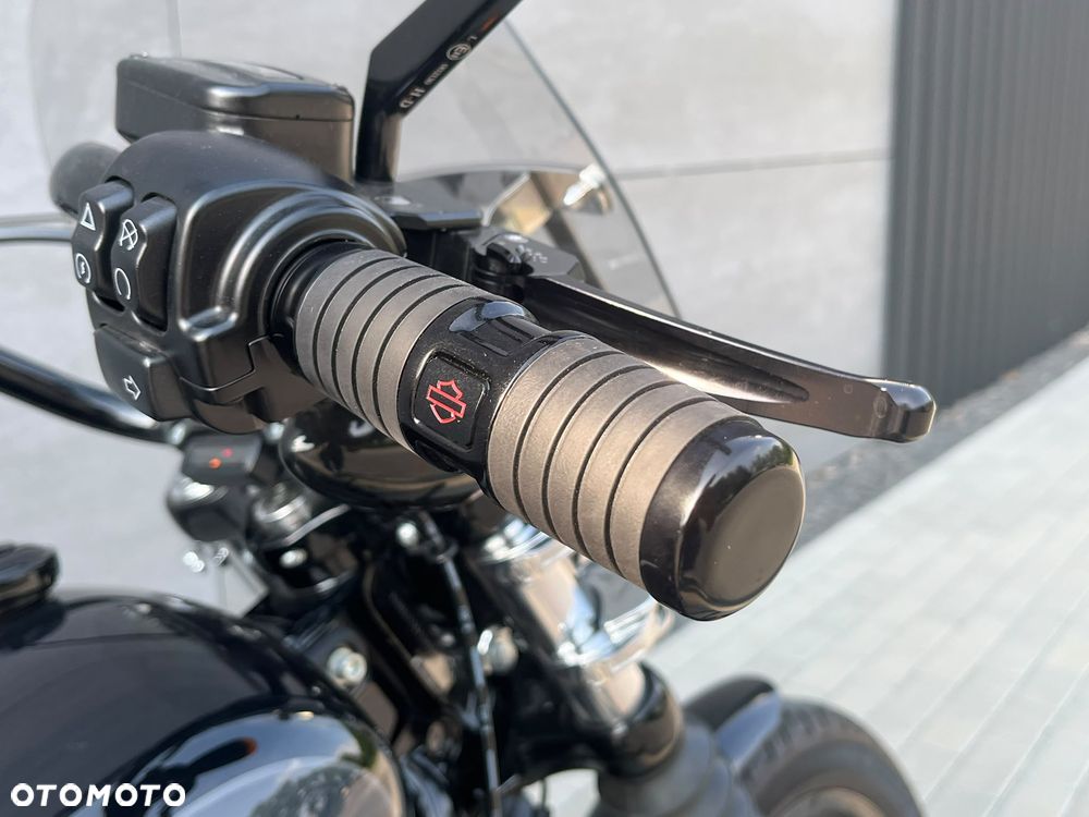 Harley-Davidson Softail Street Bob - 13