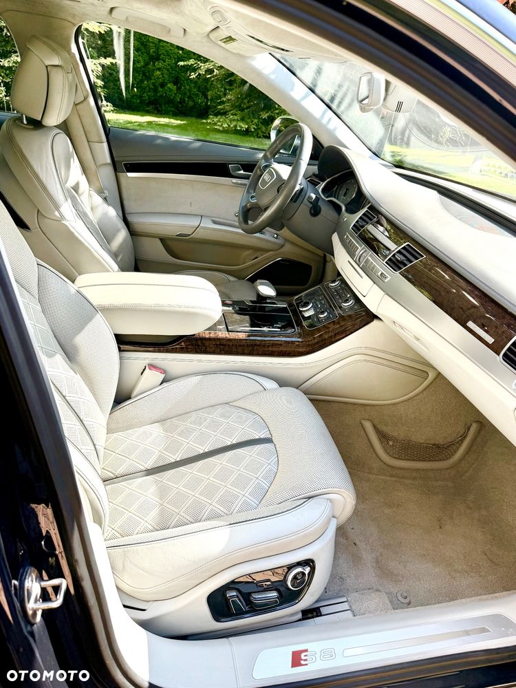 Audi S8 - 6