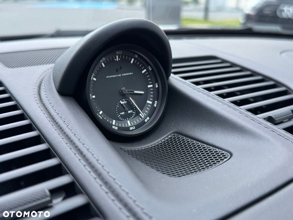 Porsche 911 Turbo S - 21