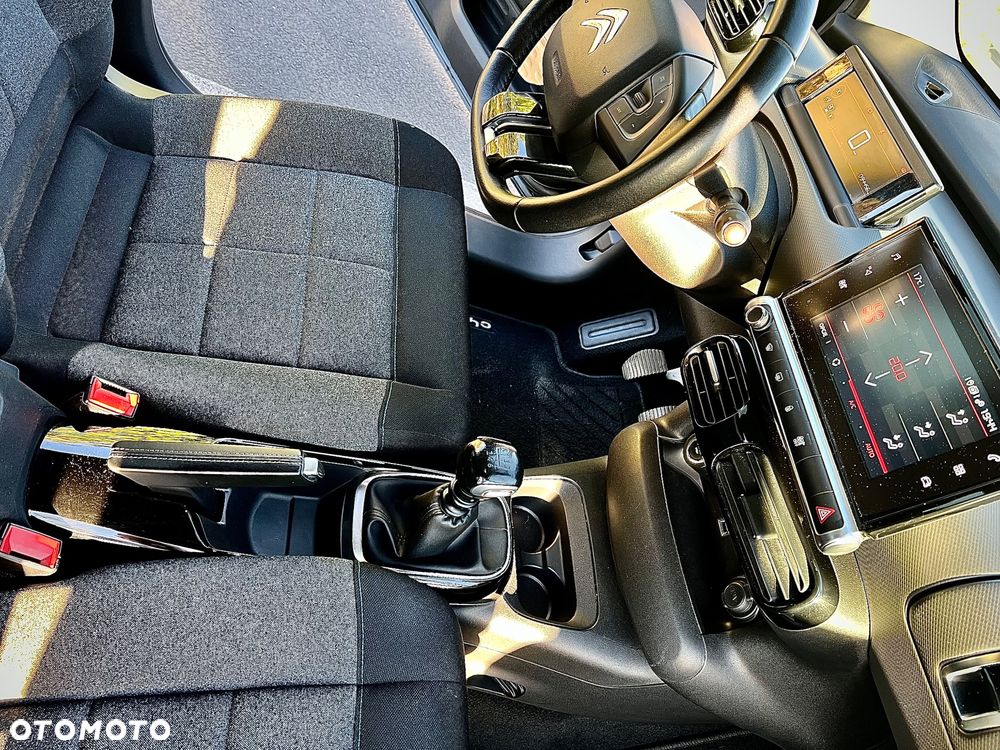 Citroën C4 Cactus 1.2 PureTech Shine S&S - 19