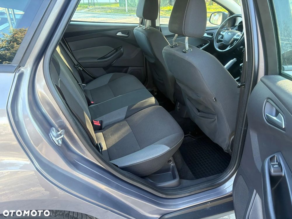 Ford Focus 1.6 Trend - 24