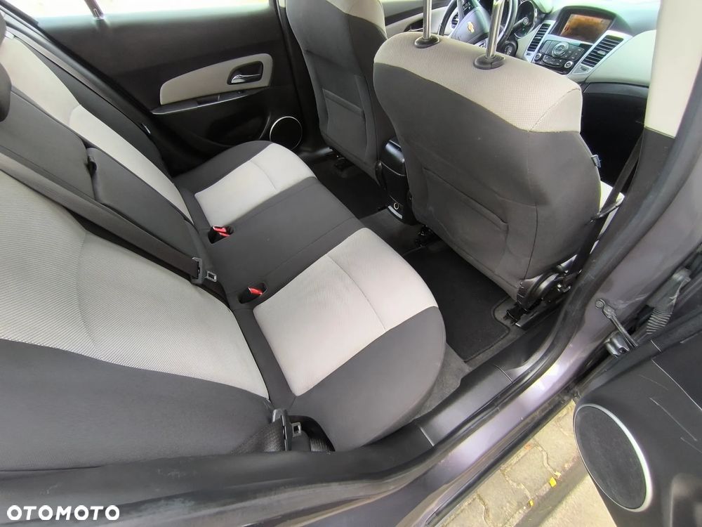 Chevrolet Cruze 1.8 LS - 22