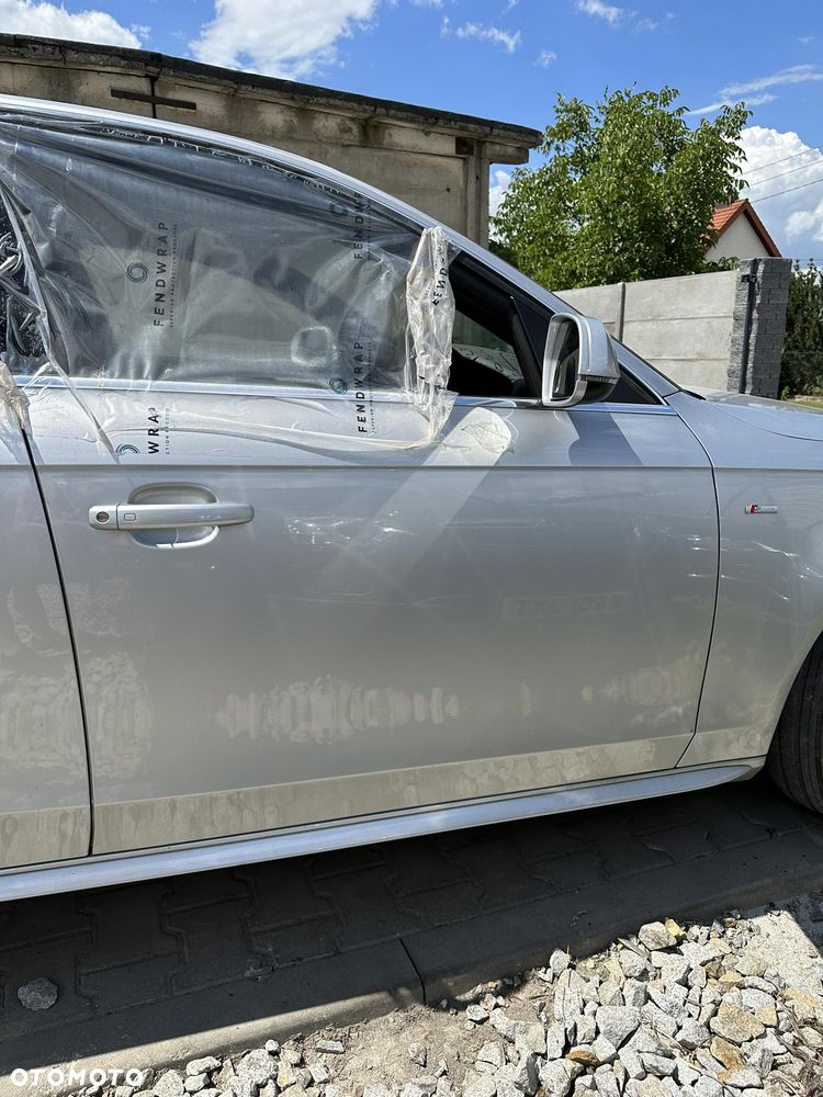 Drzwi przednie L P AUDI A4 2011 - 2