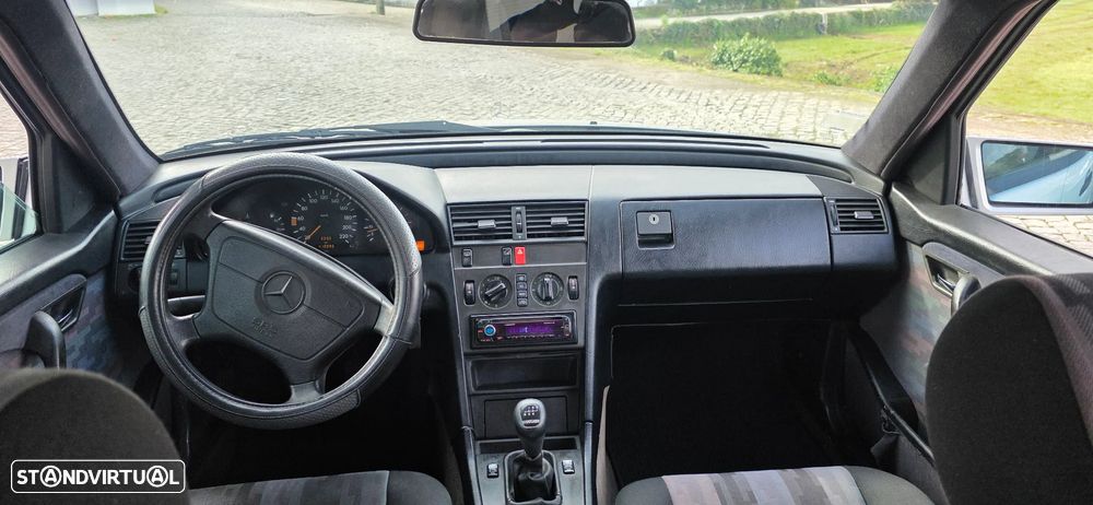 Mercedes-Benz C 220 D Elegance - 4