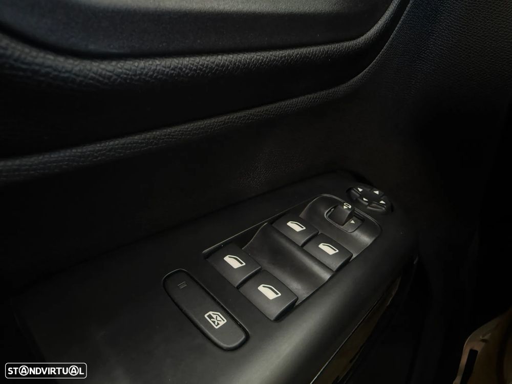 Citroën C5 Aircross 1.6 Hybrid Plus e-EAT8 - 36