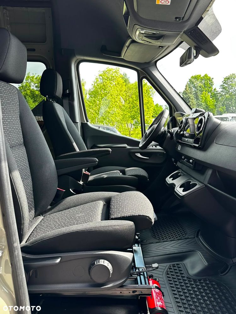 Mercedes-Benz Sprinter - 23