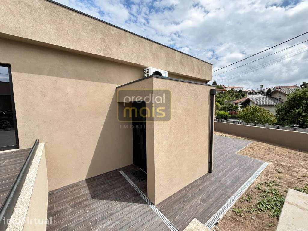 Moradia Individual T2 Remodelada com Jardim em Mouquim - Vila Nova ... - Grande imagem: 5/19