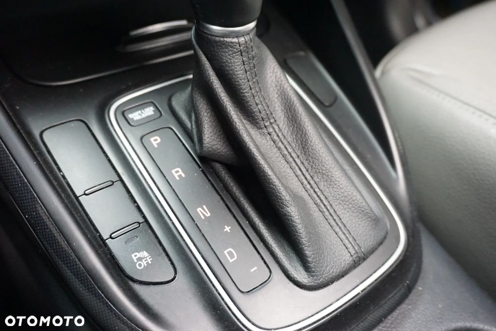 Kia Carens 1.7 CRDi M - 28