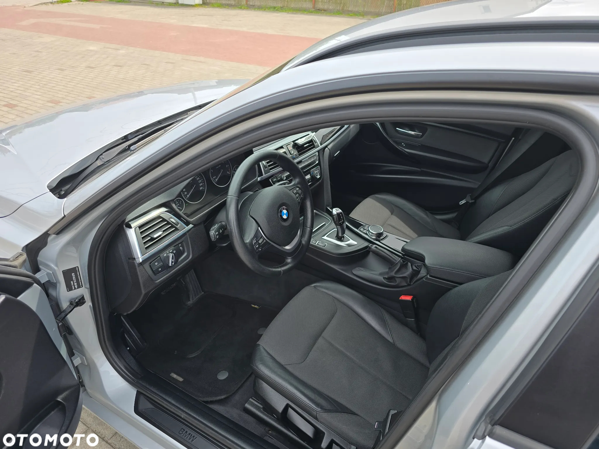 BMW Seria 3 320d xDrive Advantage - 16