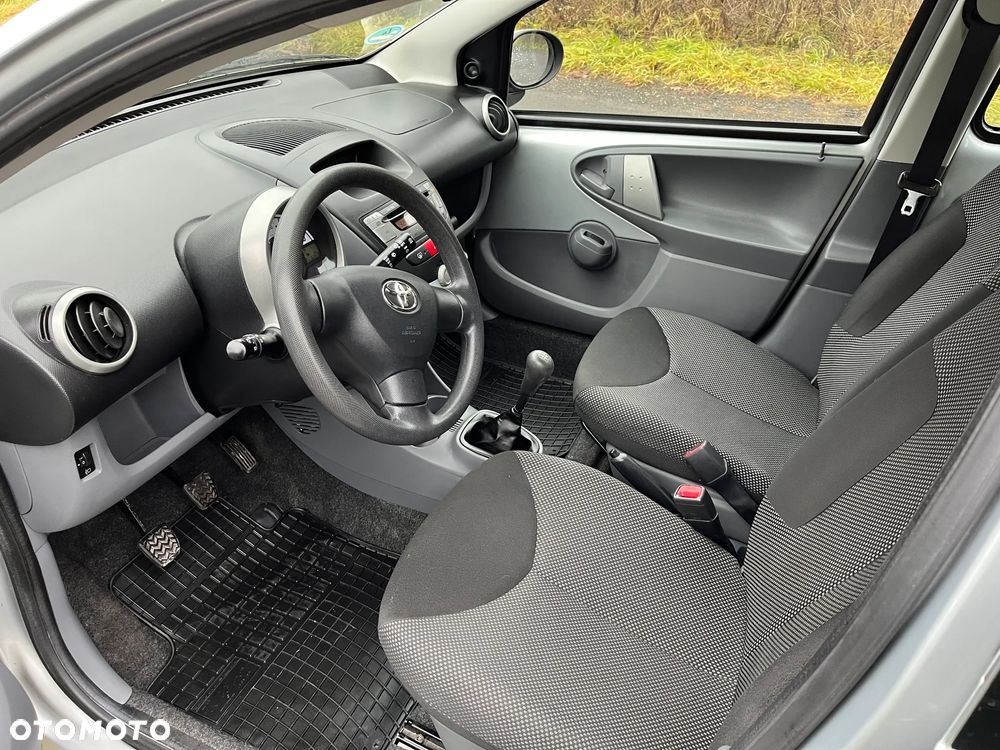 Toyota Aygo - 10