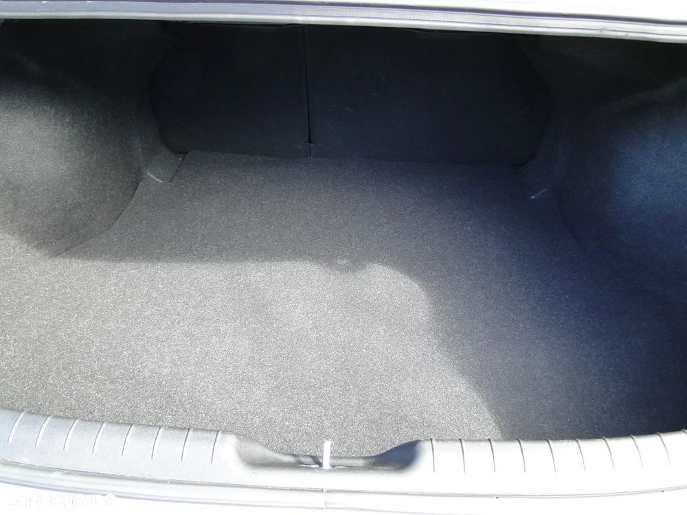 Hyundai Elantra 1.6 Smart CVT - 30
