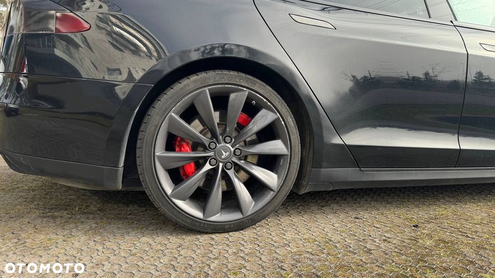 Tesla Model S - 6
