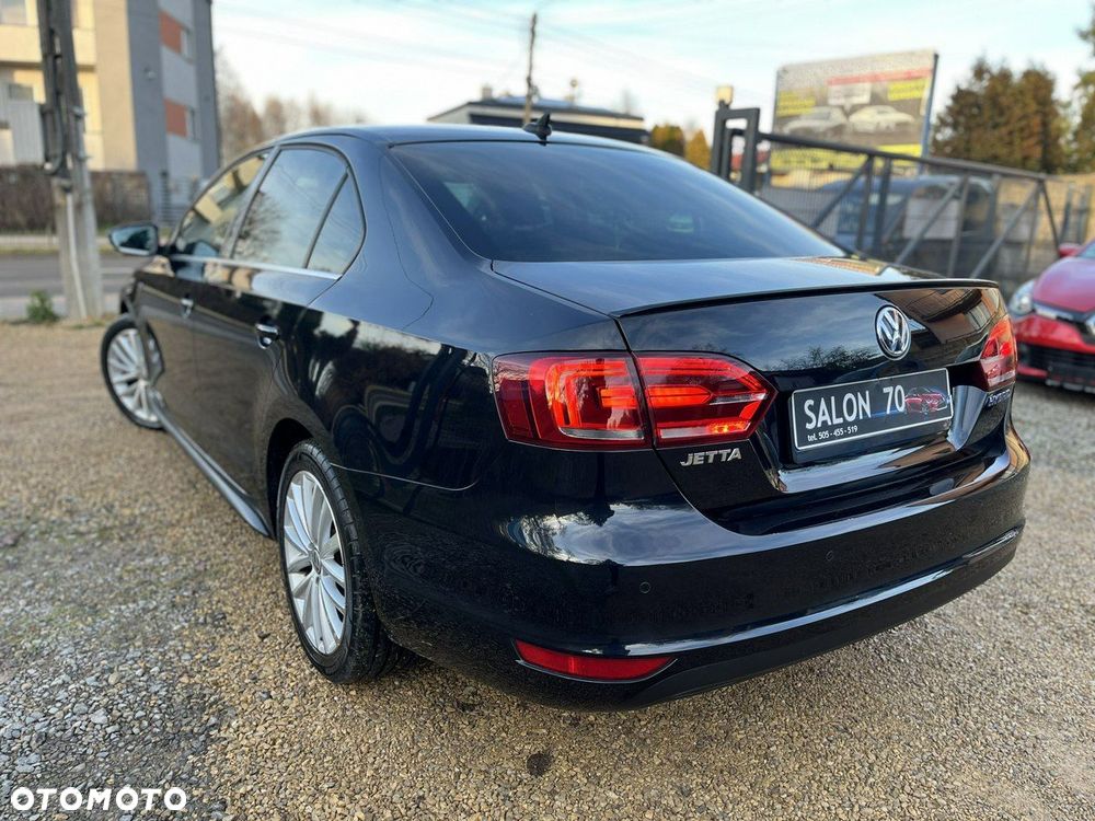 Volkswagen Jetta - 4