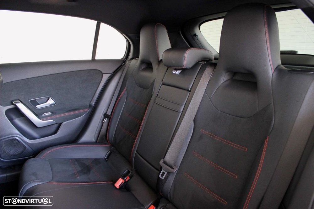 Mercedes-Benz A 250 e AMG Line - 11