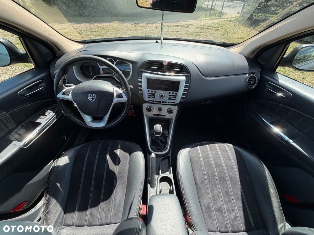 Lancia Delta 1.6 MultiJet 16v Silver - 9