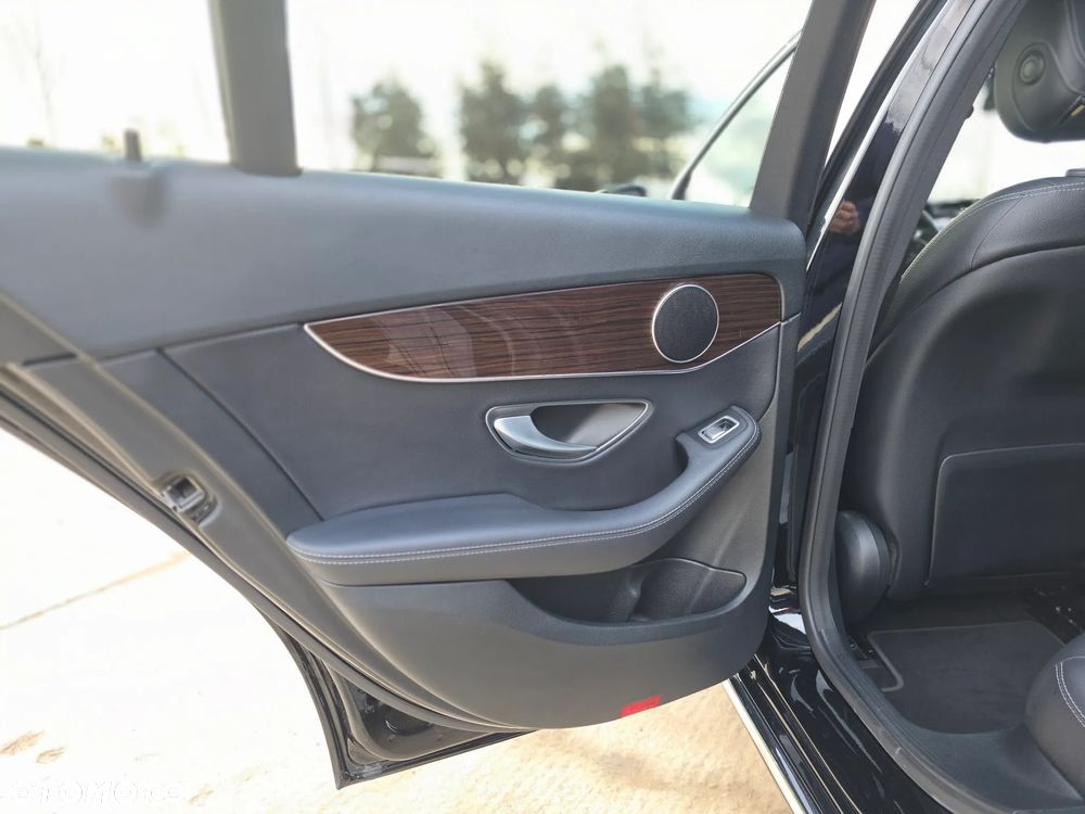 Mercedes-Benz Klasa C 300 9G-TRONIC Avantgarde - 24