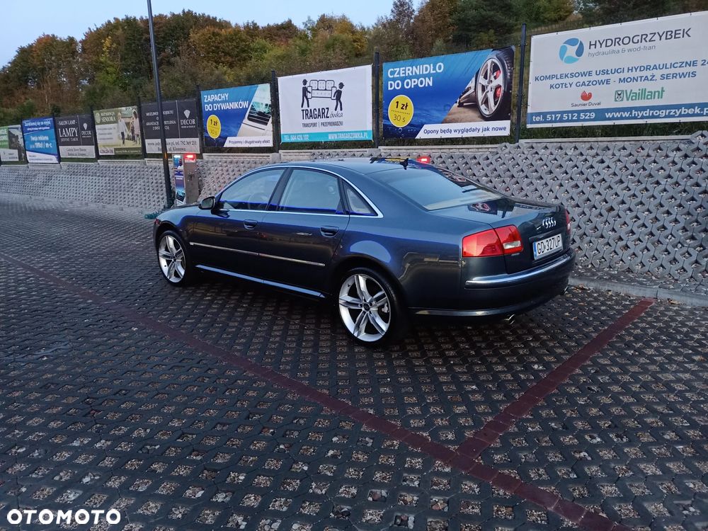 Audi A8 4.2 Quattro - 6