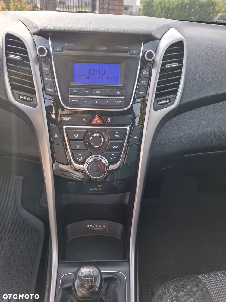 Hyundai i30 blue Kombi 1.6 CRDi Classic - 15