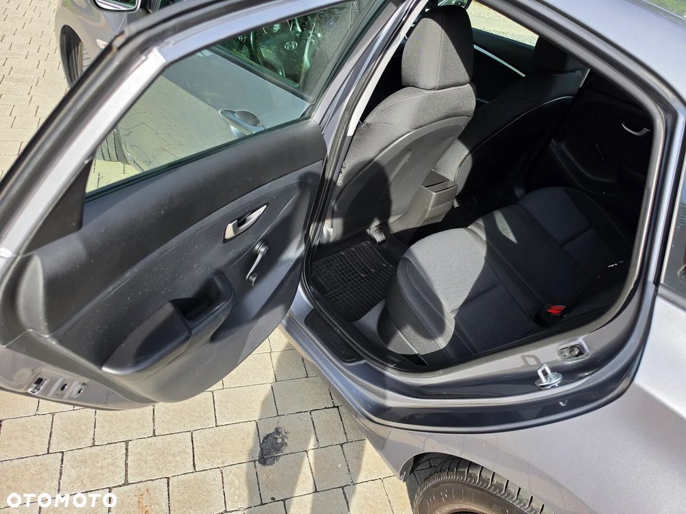 Hyundai i30 blue 1.4 Classic - 6