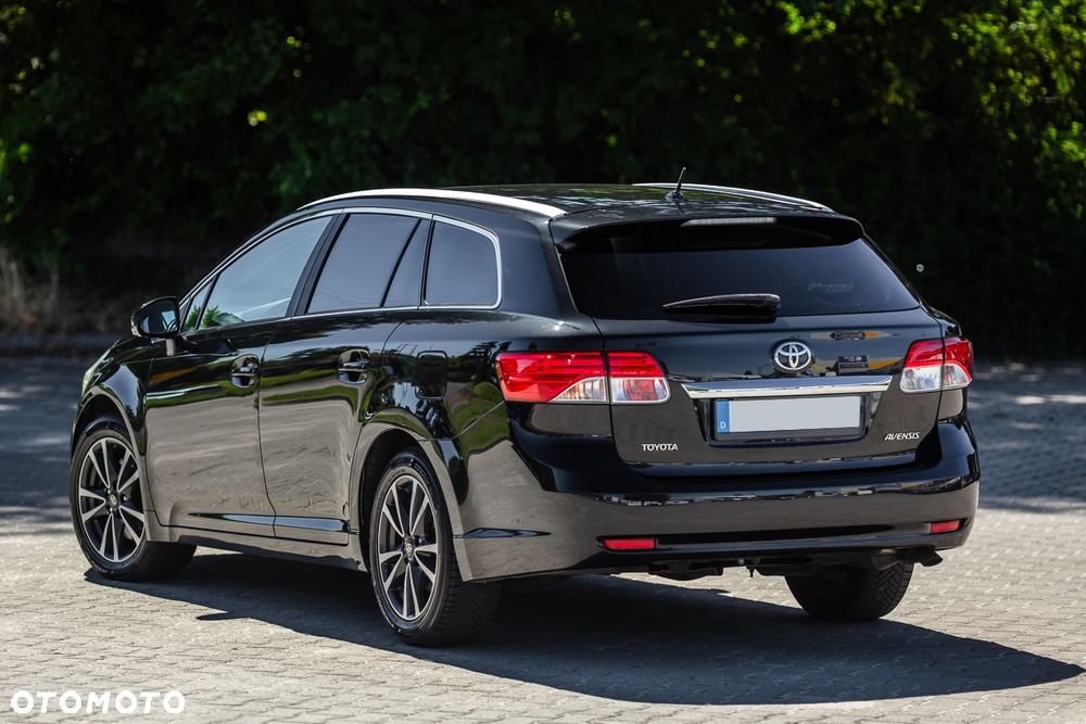 Toyota Avensis 2.2 D-4D Executive - 14