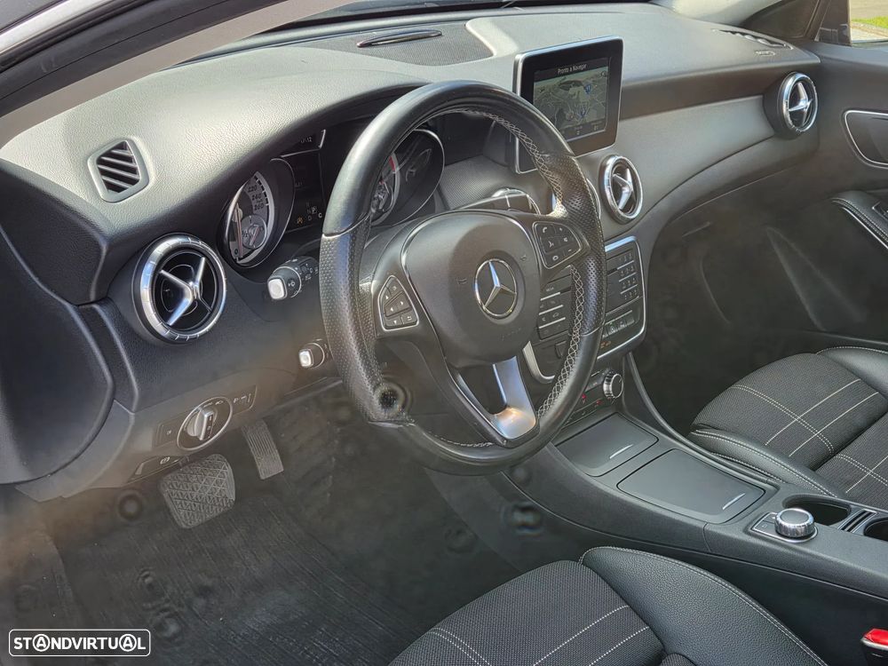 Mercedes-Benz CLA 200 d Shooting Brake Urban Aut. - 10