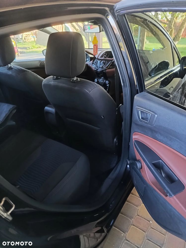 Ford Fiesta 1.6 TDCi DPF Titanium - 25